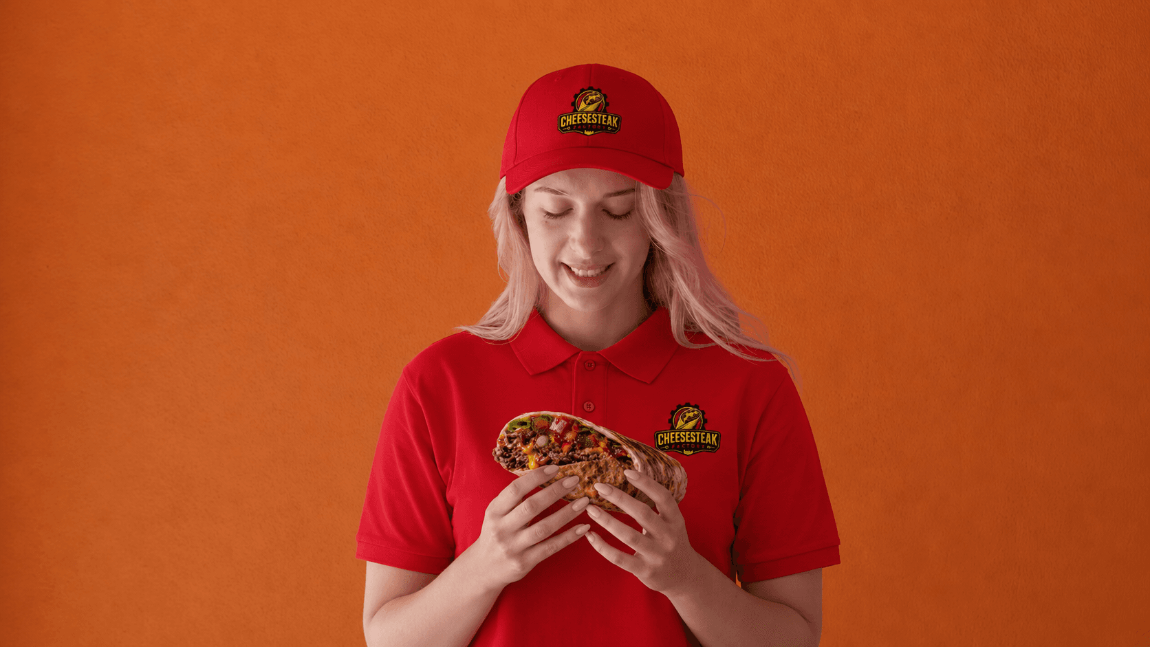 Agent Cheesesteak Factory en uniforme rouge